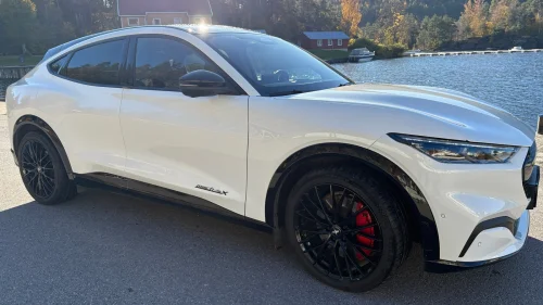 FORD Mustang Mach-E MACH-E TEKNO+ LR AWD+PANORAMA+HENGERFESTE, 20" - "ALT"!