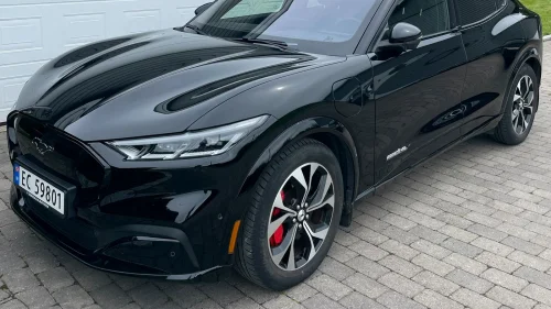 FORD Mustang Mach-E LR AWD, Tekno +, hengerfeste (1000 kg vekt)