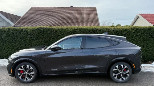 FORD Mustang Mach-E AWD Long Range. ACC/Krok/kamera/Skinn/Dab+