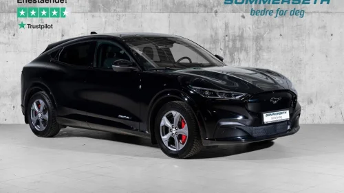 FORD Mustang Mach-E Long Range Premium AWD Hengerfeste++