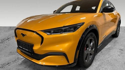 FORD Mustang Mach-E Long Range AWD Led-ekstralys Hengerfeste