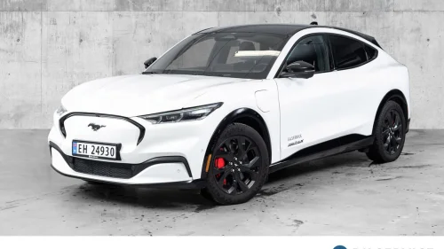 FORD Mustang Mach-E Long Range AWD / Hengerfeste / Soltak / 360 / Navi
