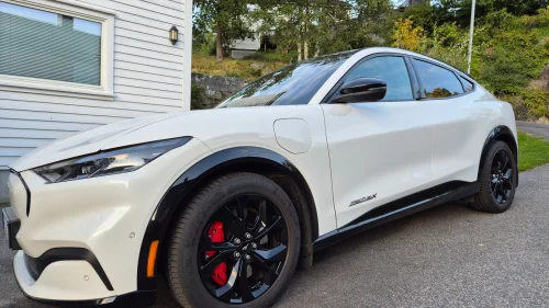 FORD Mustang Mach-E Premium LR / AWD / Panorama gl. tak / Hengerfeste