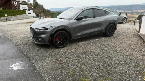 FORD Mustang Mach-E Premium LR AWD, B&O stereo, Panoramatak, 360 kamera ++