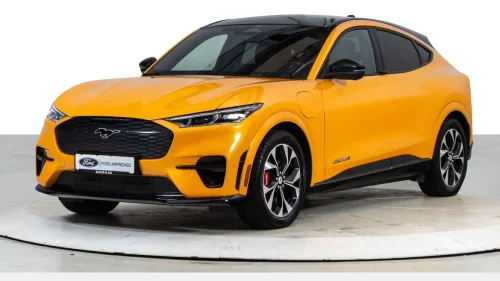FORD Mustang Mach-E Kruttsterk SUV med legendarisk kjørekomfort!