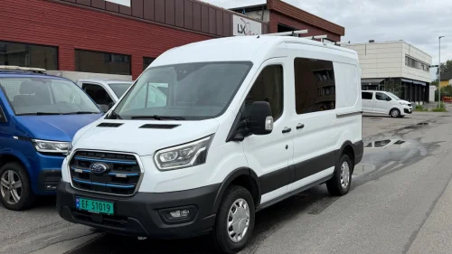 FORD TRANSIT 68kWt 269hk L2H2 360kam/BiXenon/H.Feste/Acc+++