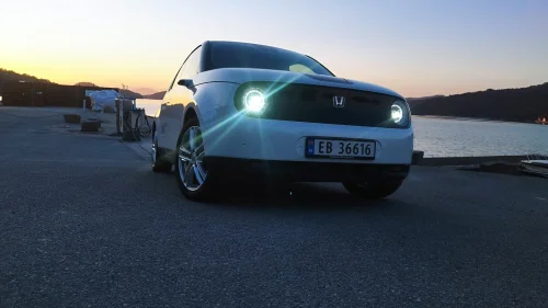 HONDA e 154hk/Advance/ACC/360kam/Navi/Soltak/Kameraspeil/LED