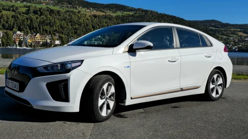 HYUNDAI IONIQ TEKNIKK/LAV KM.STAND/GODT UTSTYRT