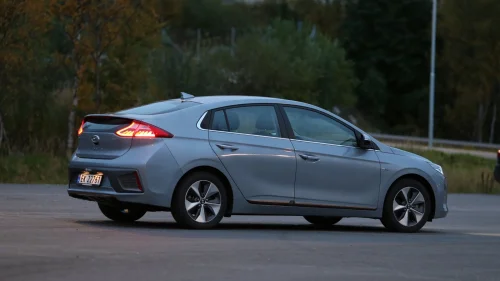 HYUNDAI IONIQ Teknikk