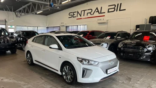 HYUNDAI IONIQ 28KWH/PREMIUM/SOLTAK/SKINN/V-PUMPE/KAMERA/NAVI++