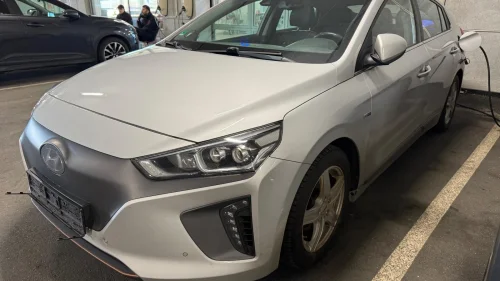 HYUNDAI IONIQ Elektrisk120Hk Premium Topputstyrt Skinn ACC R-Kam DAB