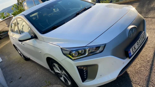 HYUNDAI IONIQ Skinn, soltak, varme i ratt/seter,mm