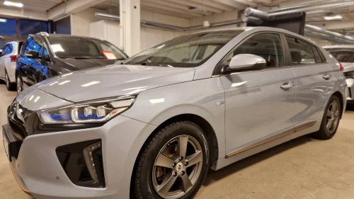 HYUNDAI IONIQ PREMIUM -ALT UTSTYR-SKINN SOLTAK++