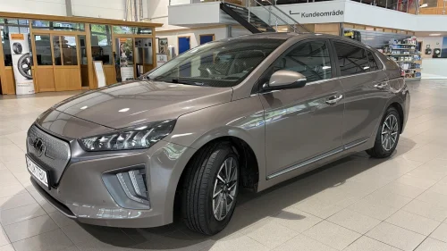 HYUNDAI IONIQ Premium 311 km/ Infinity / Skinn/ ACC/ Navi/ Kamera