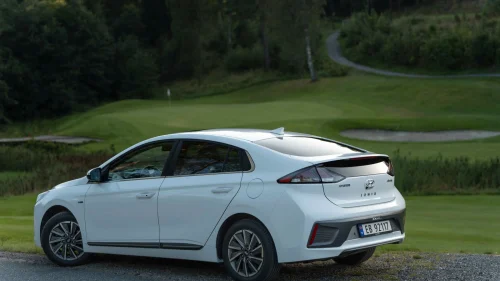 HYUNDAI IONIQ Premium, alt utstyr, én eier, alle servicer, garanti