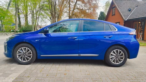 HYUNDAI IONIQ | Premium med skinn | Nybilgaranti til oktober 2025 |