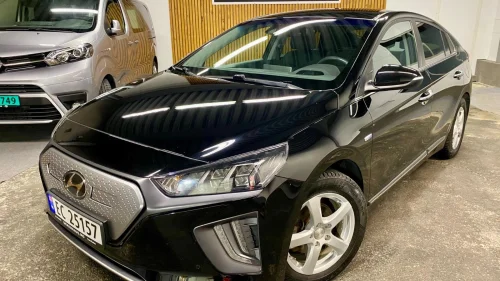 HYUNDAI IONIQ Electric Premium 311km/Skinn/Kamera/ACC/Blis/BT ++
