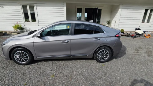 HYUNDAI IONIQ PEN BIL/311KM WLTP SKINN/ACC/KAMERA/NAVI/MERCASOL/++
