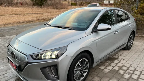 HYUNDAI IONIQ Premium,Skinn, ACC. Norsk, lav km! Reg seint 2022!