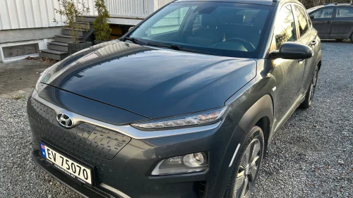 HYUNDAI Kona 64 kWt Teknikk, Soltak, skinn, head-up displ, Krell lyd