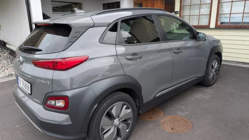 HYUNDAI Kona Premium