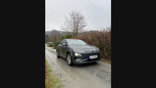 HYUNDAI Kona .