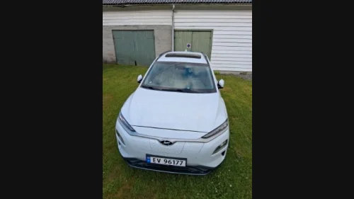 HYUNDAI Kona Premium