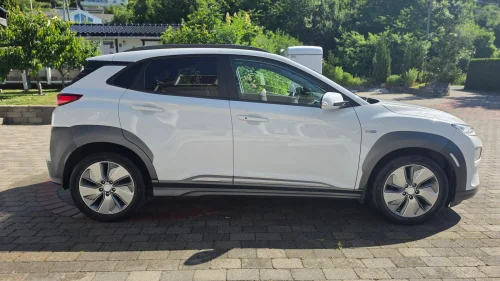 HYUNDAI Kona Premium