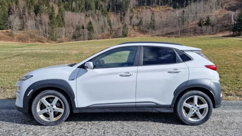 HYUNDAI Kona Premium