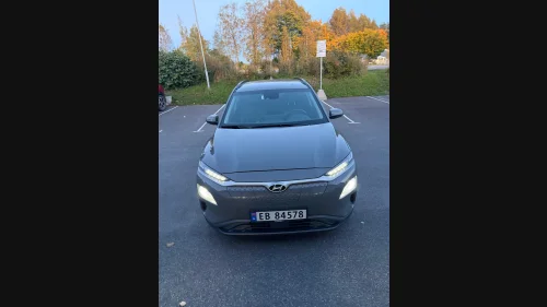 HYUNDAI Kona Premium / Long Range / Skinn / Rattvarme / HUD
