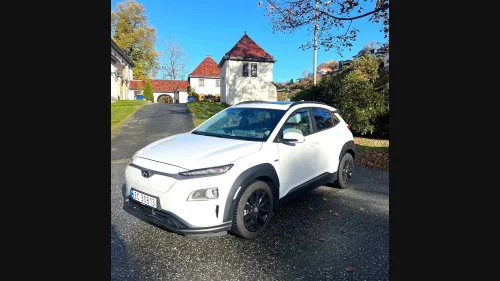 HYUNDAI Kona Premium velholdt Long range m lav km