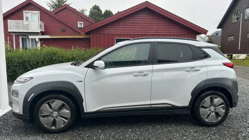 HYUNDAI Kona Premium