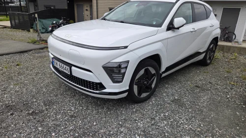 HYUNDAI KONA Premium Long Range, HUD, 360, antirustbeha, service++