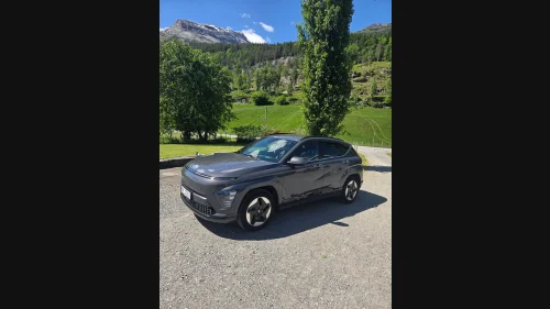 HYUNDAI KONA Premium LR