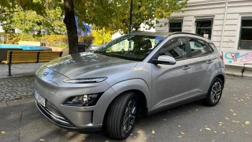 HYUNDAI Kona Life LR / en eier/ Apple Carplay / Ryggekam/ Meget pen