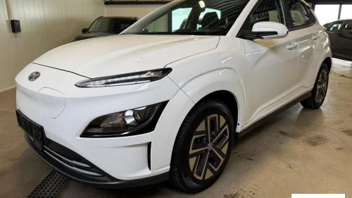 HYUNDAI Kona SELECT-FIN BIL/KM-PDC-S/V HJUL-DIGITALCOCKPIT-SERVICE