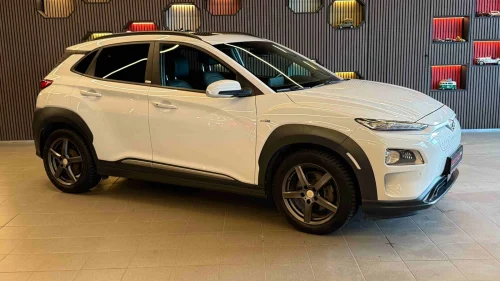 HYUNDAI Kona 484KM/64KW/TOPP UTSTYRT/HUD/SOLTAK/ACC/SKINN/KROK/NAVI