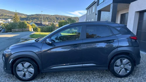 HYUNDAI Kona Premium 485 km Skinn seter, Pop up Display