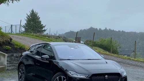 JAGUAR I-PACE EV400 AWD SE + Pano Luftfj 360cam Sportsint HUD