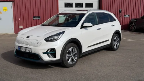 KIA NIRO 64 kWt EXCLUSIVE SOLTAK ACC JBL SKINN VENTILERTE SETER