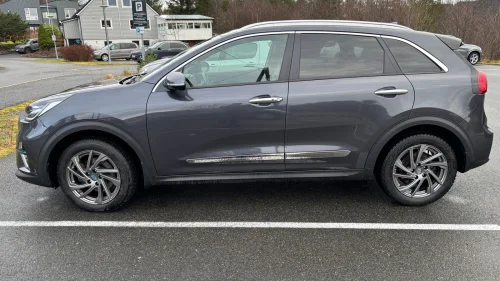KIA NIRO 64kwh Exclusive / 455km / Soltak / 7-år Garanti / Skinn