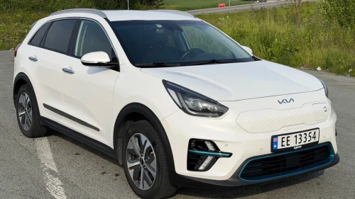 KIA NIRO Exclusive, vent skinnseter, rattvarme, JBL, memory
