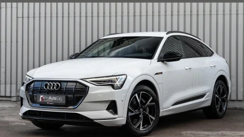 AUDI e-tron Sportback 50 50 quattro ACC Luft Keyless 360 Hengerfeste Park mm