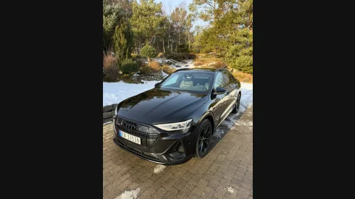 AUDI e-tron Sportback 50 50 / 2x S-line / 360 / ACC / Skinn / Hengerfeste / +++