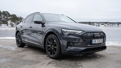 AUDI e-tron Sportback 55 55 Sportback Advanced Sport sort optikk