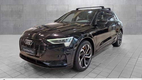 AUDI e-tron 55 55 S line,Pano,Adap.cr,4X4,Navi+++