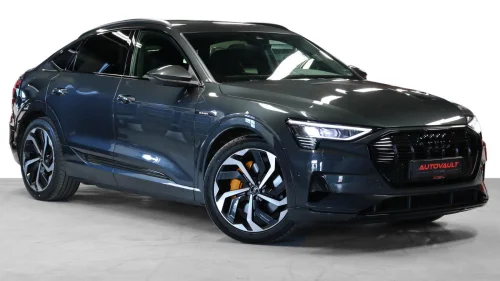 AUDI E TRON SPORTBACK 55 55 Black Edition | ACC/Luft/Krok/360/LED/21"/CarPlay/++