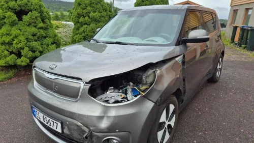 KIA SOUL EV automat cruisekontroll delskinn skinn s+v dekk eu ok