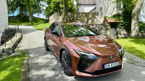 LEXUS RZ300E Executive Tech