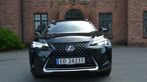 LEXUS UX300E 300e Luxury soltak, topp utstyrt, antirust behandlet